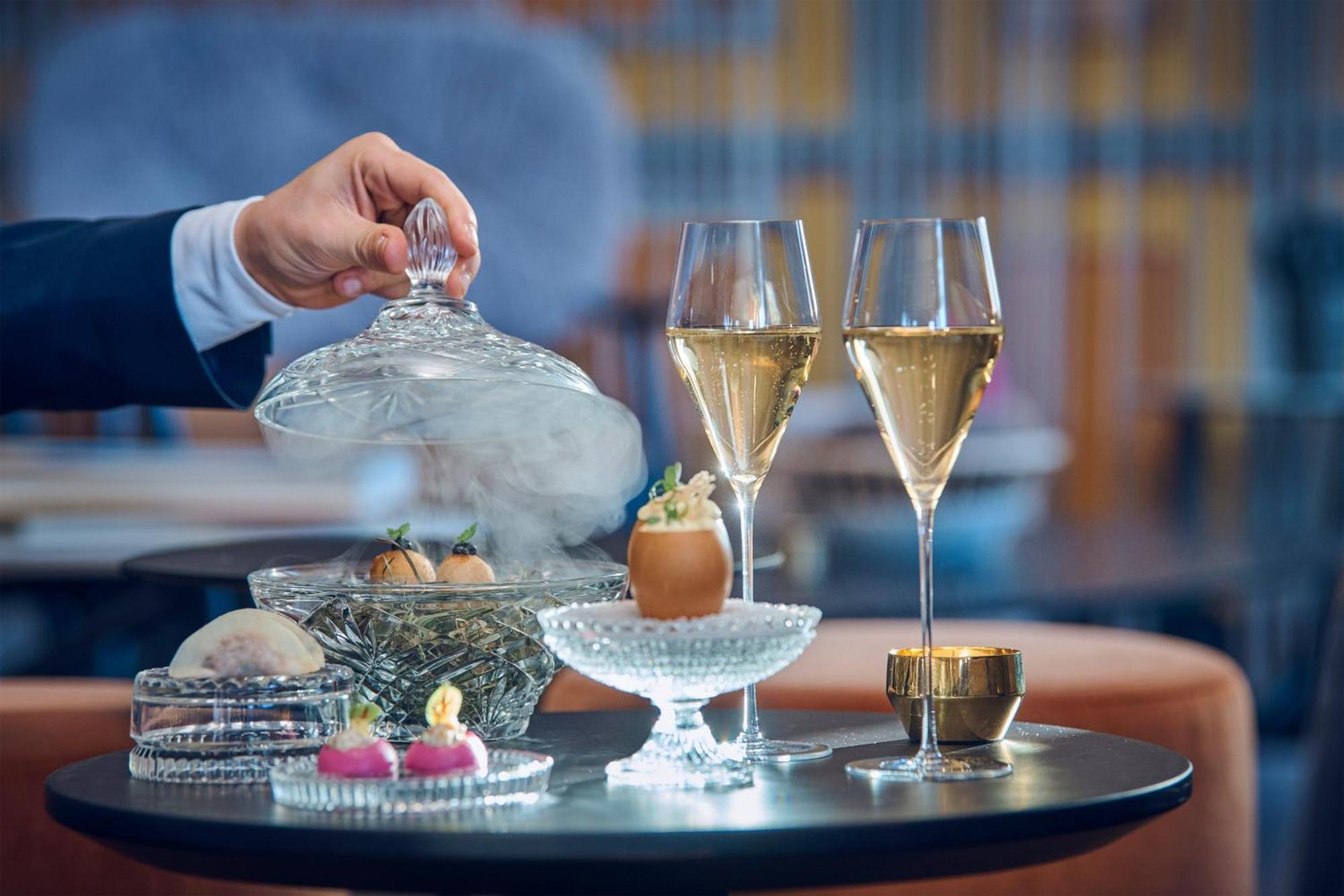 The St. Regis Отель
